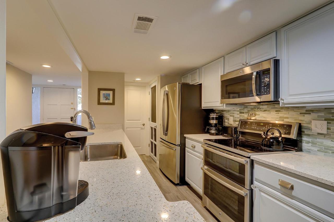 Luxury Updated New Kitchen New Floors, New Tvs, Bikes & Beach Gear Included ฮิลตันเฮดไอส์แลนด์ ภายนอก รูปภาพ