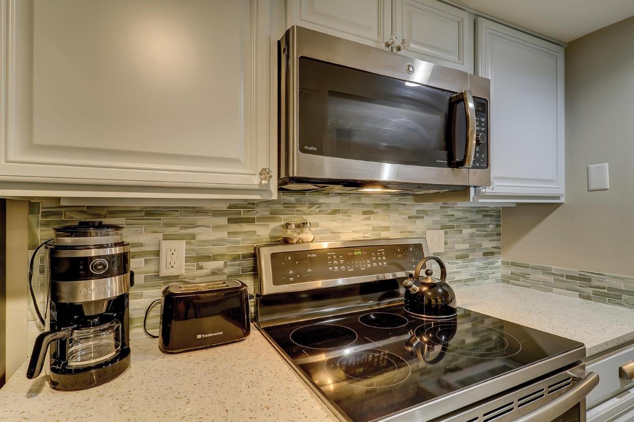 Luxury Updated New Kitchen New Floors, New Tvs, Bikes & Beach Gear Included ฮิลตันเฮดไอส์แลนด์ ภายนอก รูปภาพ