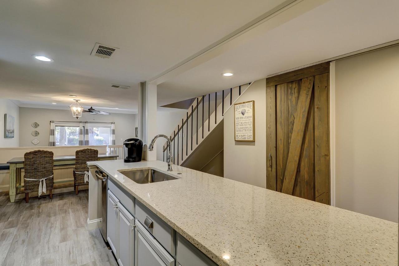 Luxury Updated New Kitchen New Floors, New Tvs, Bikes & Beach Gear Included ฮิลตันเฮดไอส์แลนด์ ภายนอก รูปภาพ