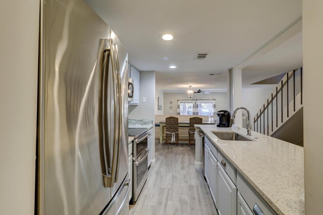 Luxury Updated New Kitchen New Floors, New Tvs, Bikes & Beach Gear Included ฮิลตันเฮดไอส์แลนด์ ภายนอก รูปภาพ
